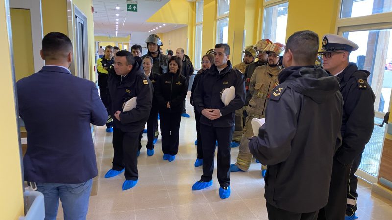 Instituciones de seguridad y emergencias recorren el Nuevo Hospital de Quellón