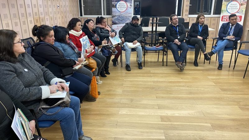 Dirigentes sociales de la comuna participan de reunión con Director del Hospital de Quellón